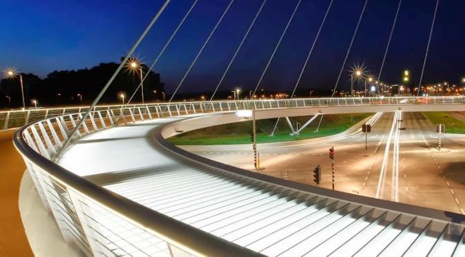Megahnya Hovenring, Jembatan Gantung Khusus Sepeda di Belanda