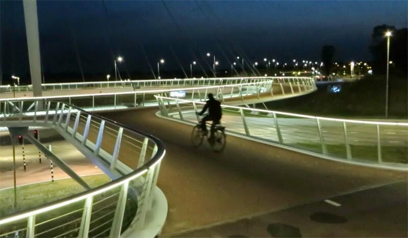Megahnya Hovenring, Jembatan Gantung Khusus Sepeda di Belanda