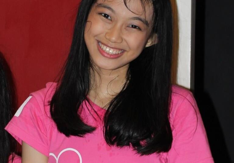 Desy, Member JKT48 Trainee yang Medok