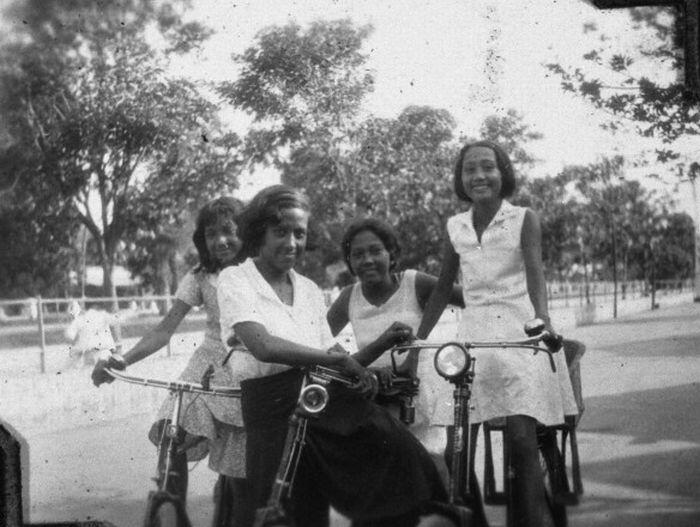 Muda-mudi taon 1900an.