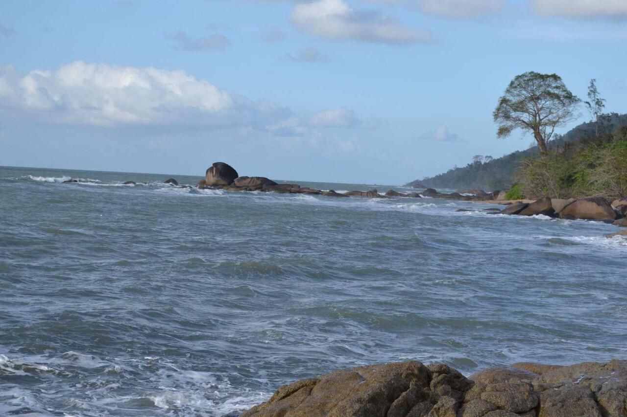 (NKRI Harga Mati) Apa itu Tanjung Datuk??Jangan biarkan suar malaysia berdiri