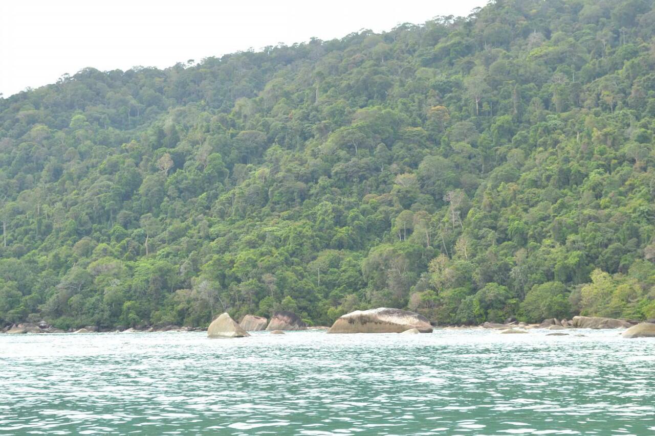 (NKRI Harga Mati) Apa itu Tanjung Datuk??Jangan biarkan suar malaysia berdiri