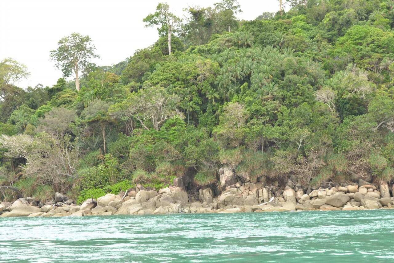 (NKRI Harga Mati) Apa itu Tanjung Datuk??Jangan biarkan suar malaysia berdiri