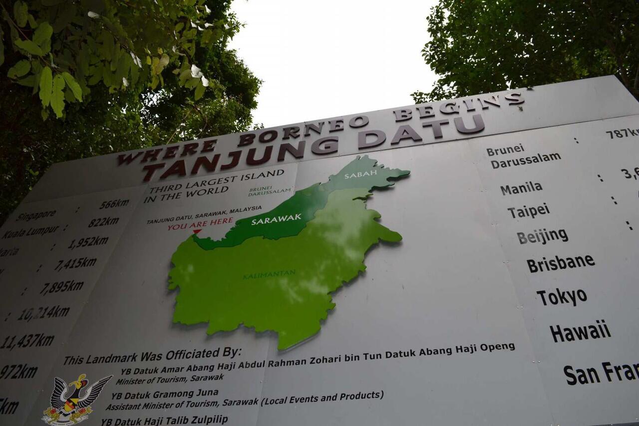 (NKRI Harga Mati) Apa itu Tanjung Datuk??Jangan biarkan suar malaysia berdiri