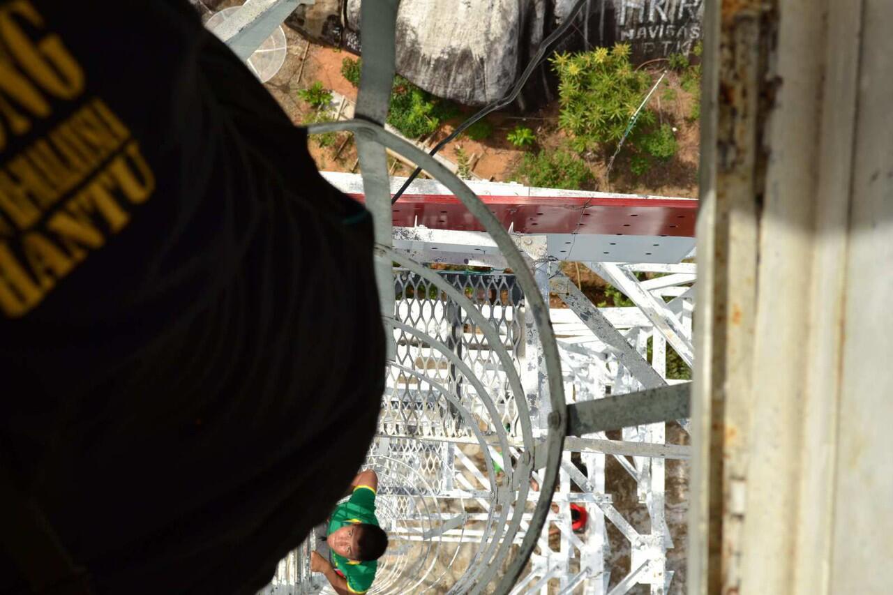 (NKRI Harga Mati) Apa itu Tanjung Datuk??Jangan biarkan suar malaysia berdiri