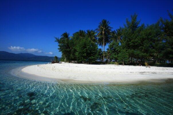 6 Spot Snorkeling Favorit di Indonesia