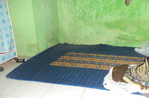 Terjual LEMARI MEJA  KARPET KASUR BUAT ANAK KOS BORONGAN 