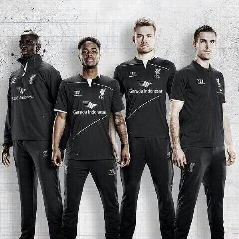 garuda indonesia jadi sponsor resmi di jersey training liverpool gann,,!!