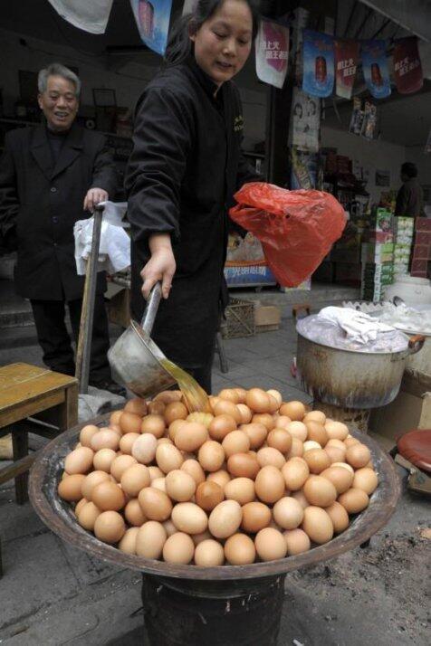 What!!! &#91;Telur Perjaka&#93; Ngrebus Telur Pakai Air Seni 