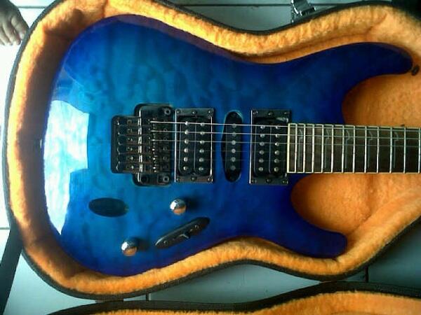 Unduh 87+ Gambar Gitar Warna Biru Terbaru HD