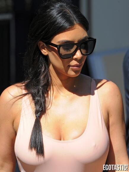 Egotastic!-Kim Kardashian, Candid di Perancis-