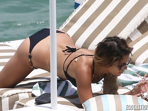 Egotastic!-Vanessa Hudgens &amp; Ashley Tisdale, pesta bikini di Miami-