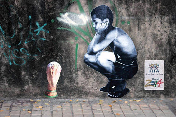 Mural/Graffiti Anti-World Cup 2014 di Brazil