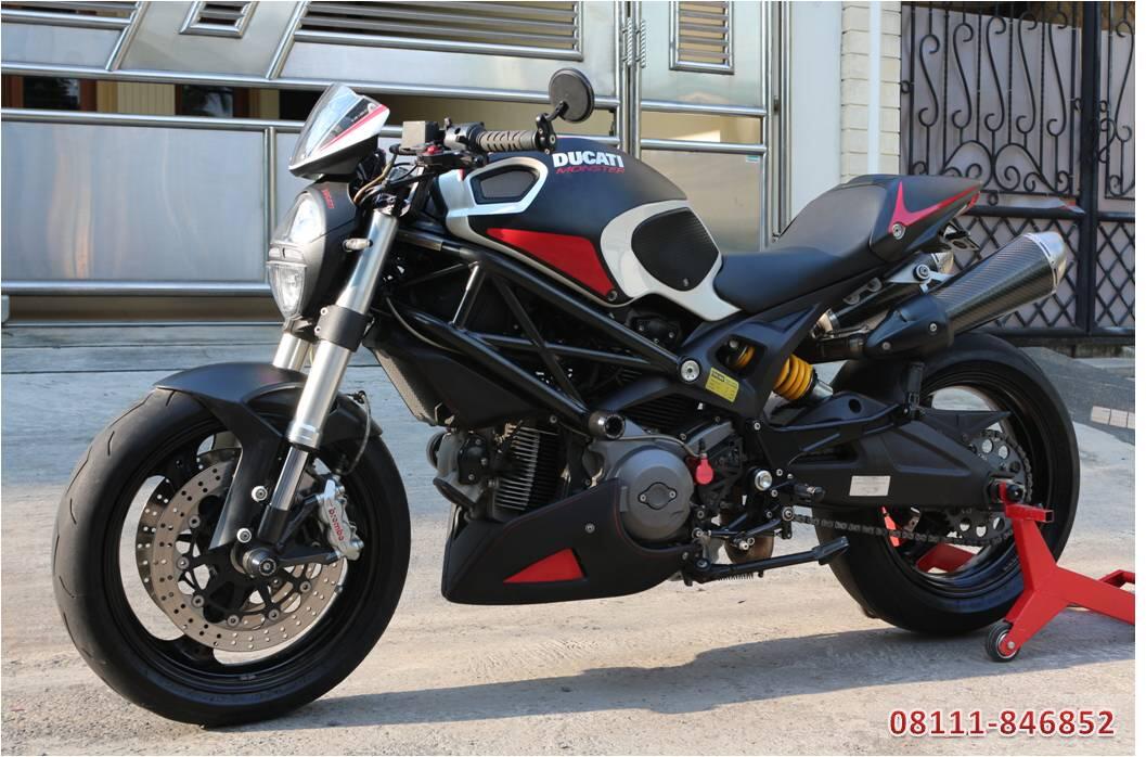 Ducati Monster 696 CBU Italy 2011 Full Branded Accs (no Z800, 795, ER6, zx6, cbr600)