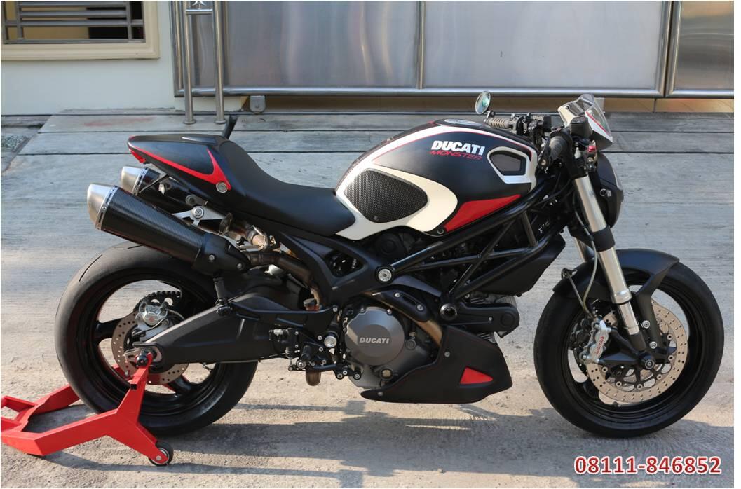 Ducati Monster 696 CBU Italy 2011 Full Branded Accs (no Z800, 795, ER6, zx6, cbr600)