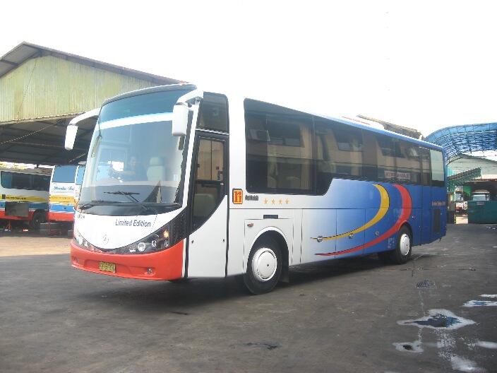 MENIKMATI KEMEWAHAN DAN KENYAMANAN BUS DI INDONESIA