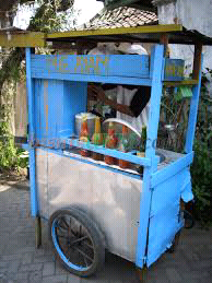 Sang Tukang Jajanan Yang Jika Ditunggu Tak Kunjung Datang