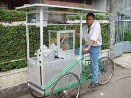 Sang Tukang Jajanan Yang Jika Ditunggu Tak Kunjung Datang