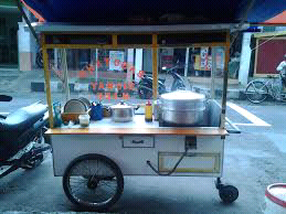 Sang Tukang Jajanan Yang Jika Ditunggu Tak Kunjung Datang