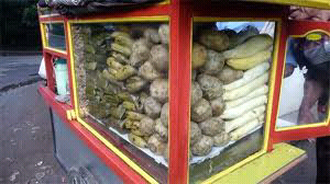 Sang Tukang Jajanan Yang Jika Ditunggu Tak Kunjung Datang
