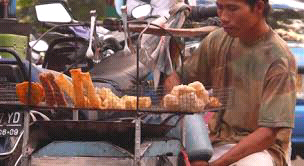 Sang Tukang Jajanan Yang Jika Ditunggu Tak Kunjung Datang
