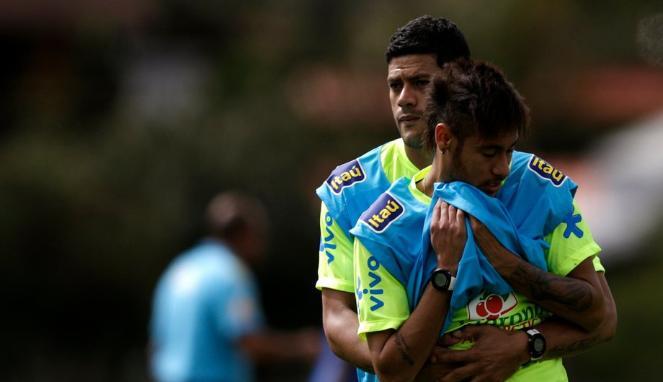 Neymar Menangis Usai Dibisiki Bocah Penyandang Cacat