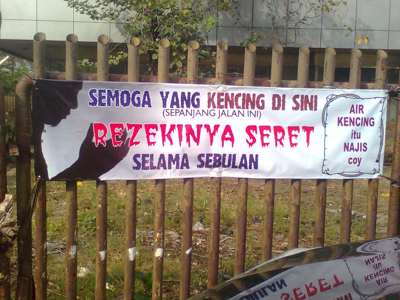 BERANI.. KENCING DI SINI ???, DI JAMIN LOE SEMUA BAKAL JADI KERE!!