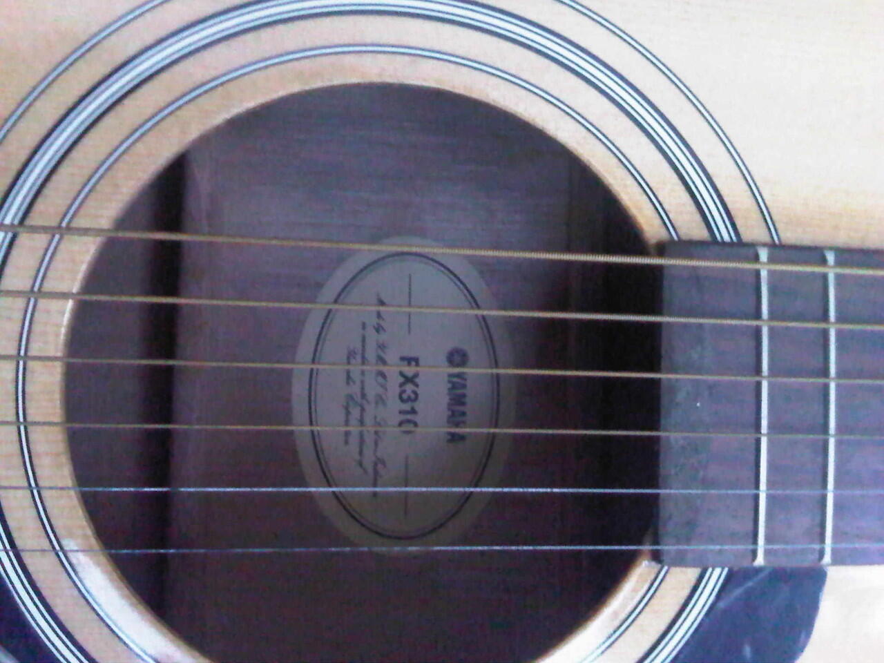 Yamaha FX 310 Guitar
