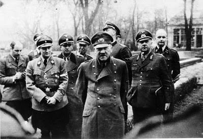 -&#93; Foto - Foto Terakhir Hitler Sebelum Kematiannya &#91;-