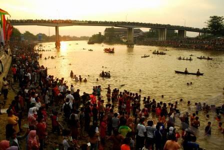 Keunikan Budaya Indonesia Menjelang RAMADHAN (9 kota)