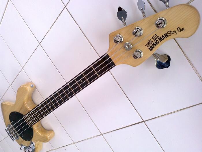 Bass Ernie ball Musicman muluss murah!!!!!!