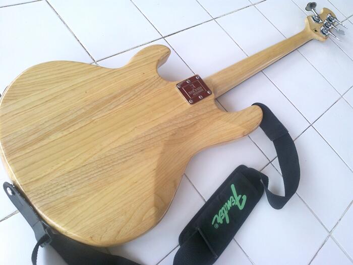 Bass Ernie ball Musicman muluss murah!!!!!!