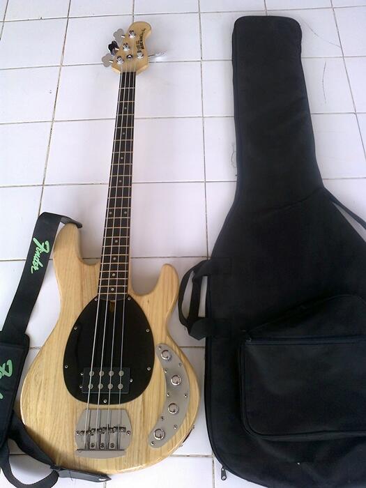 Bass Ernie ball Musicman muluss murah!!!!!!