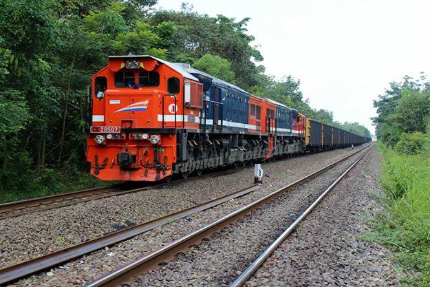 mengenal tentang kereta pengangkut batubara di sumsel &amp; lampung (BBR , SCT , KPT) 