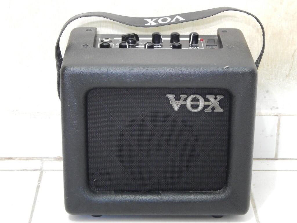 Ampli Gitar Merk VOX mini 3 efek udah Banyak