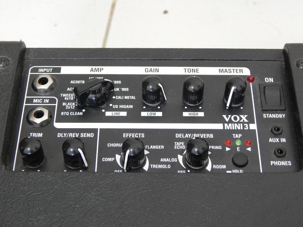 Ampli Gitar Merk VOX mini 3 efek udah Banyak