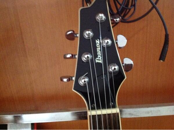 Jual Gitar Ibanez SZR 520 Dhs