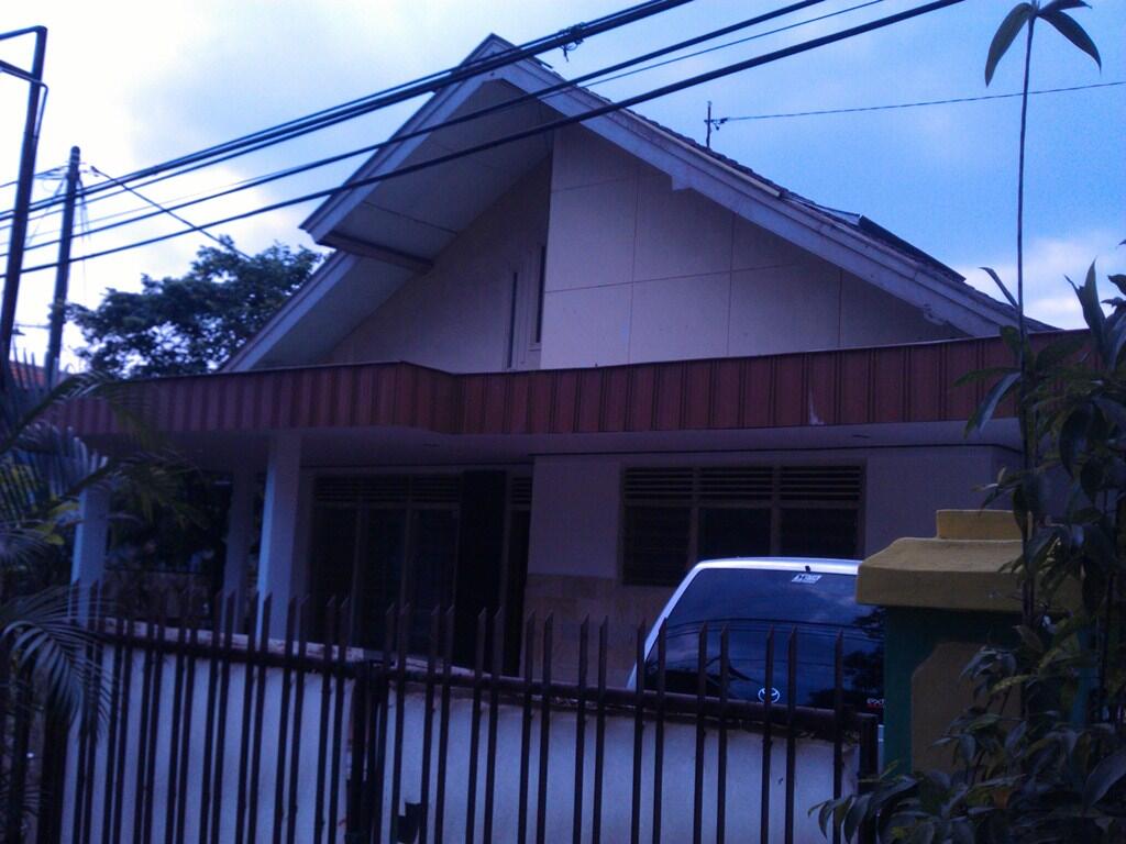 DIJUAL ATAU DISEWAKAN RUMAH PINGGIR JALAN MALANG