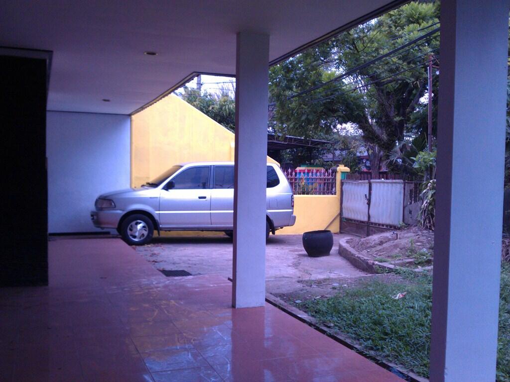 DIJUAL ATAU DISEWAKAN RUMAH PINGGIR JALAN MALANG