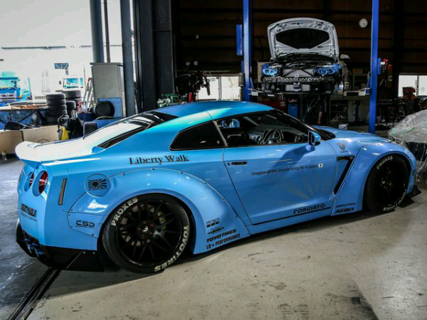Tuner Jepang Eccentric Liberty Telah Meluncurkan Kreasi Terbarunya Nissan G-TR
