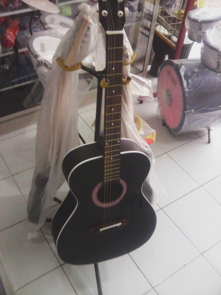 Gitar akustik Allegro FM white dan spurce
