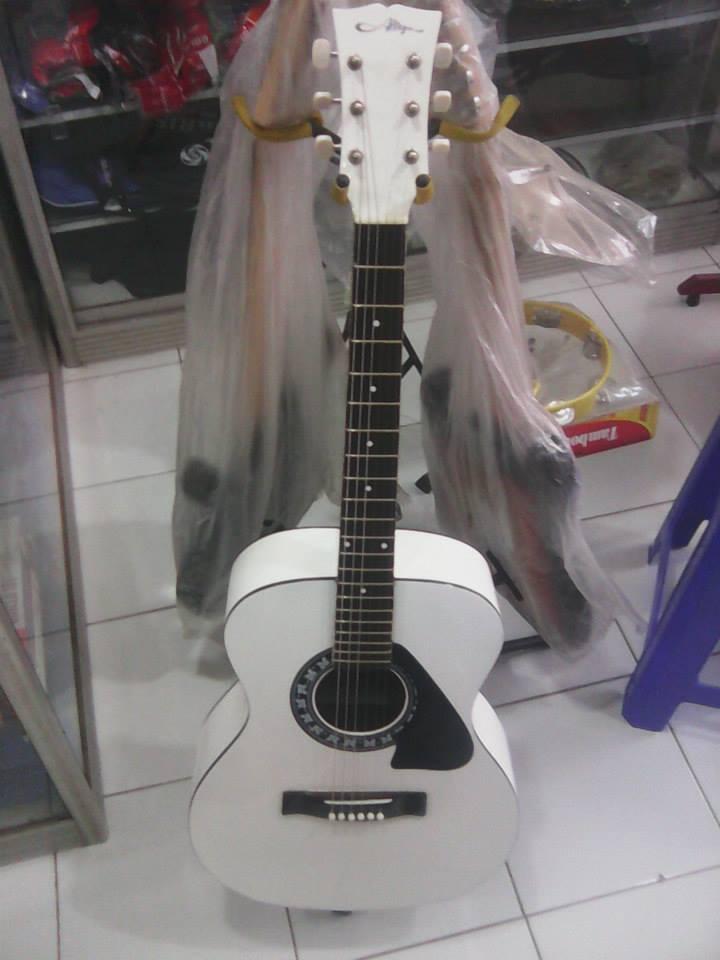 Gitar akustik Allegro FM white dan spurce