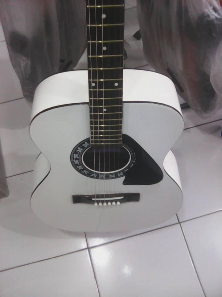 Gitar akustik Allegro FM white dan spurce
