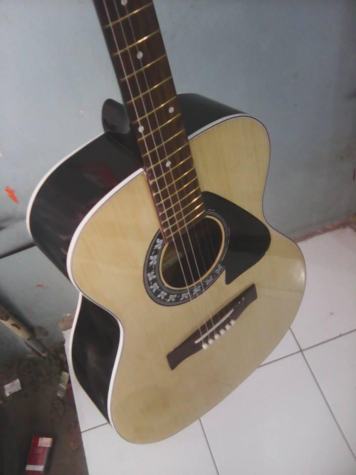 Gitar akustik Allegro FM white dan spurce