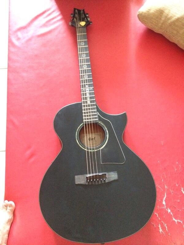 Jual gitar akustik cort EVL A6 like new....