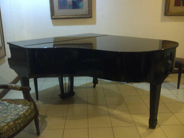 JUAL PIANO - Grand Piano Petrof (produced in Czech; year: 1997)
