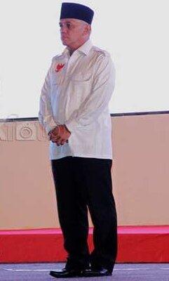 &#91;Bukan Black Campaign&#93; Sst.. Lambang Garuda di Dada Kanan Baju Prabowo-Hatta Terbalik