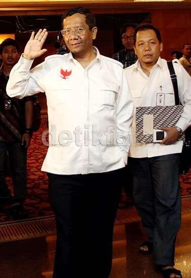FATAL MAHFUD MD DAN CAPRESNYA TIDAK PAHAM LAMBANG GARUDA..??
