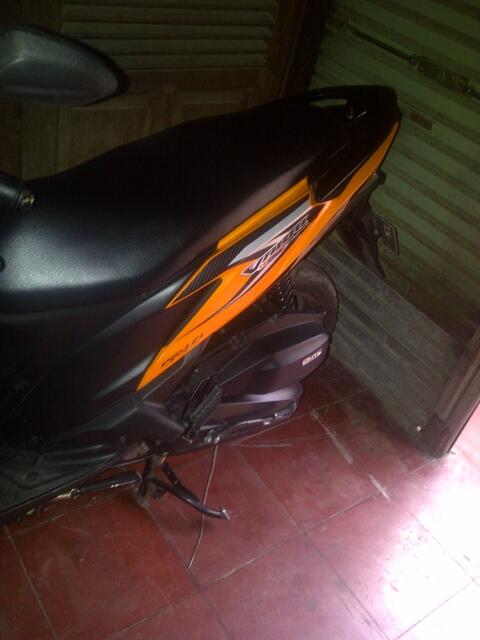 MOTOR VARIO 125 ORANGE TAHUN 2012>>>PLAT B DEPOK>>>KILOMEter rendah 6 RIBUAN cekk