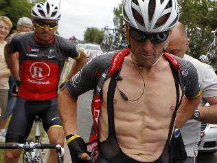 Kisah Hidup Lance Armstrong, From Hero to Zero